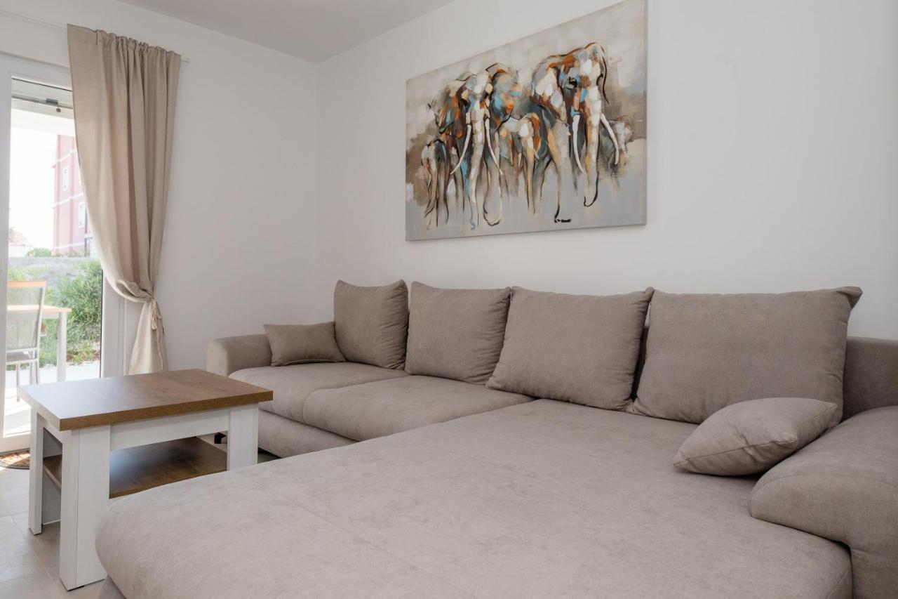 Peaceful Haven Near The Sea-Apartments Torlak Rab Banjol Εξωτερικό φωτογραφία