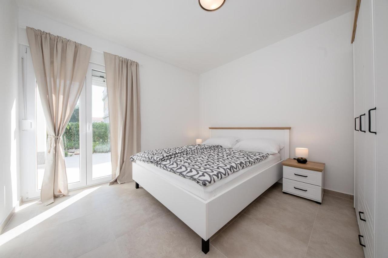 Peaceful Haven Near The Sea-Apartments Torlak Rab Banjol Εξωτερικό φωτογραφία