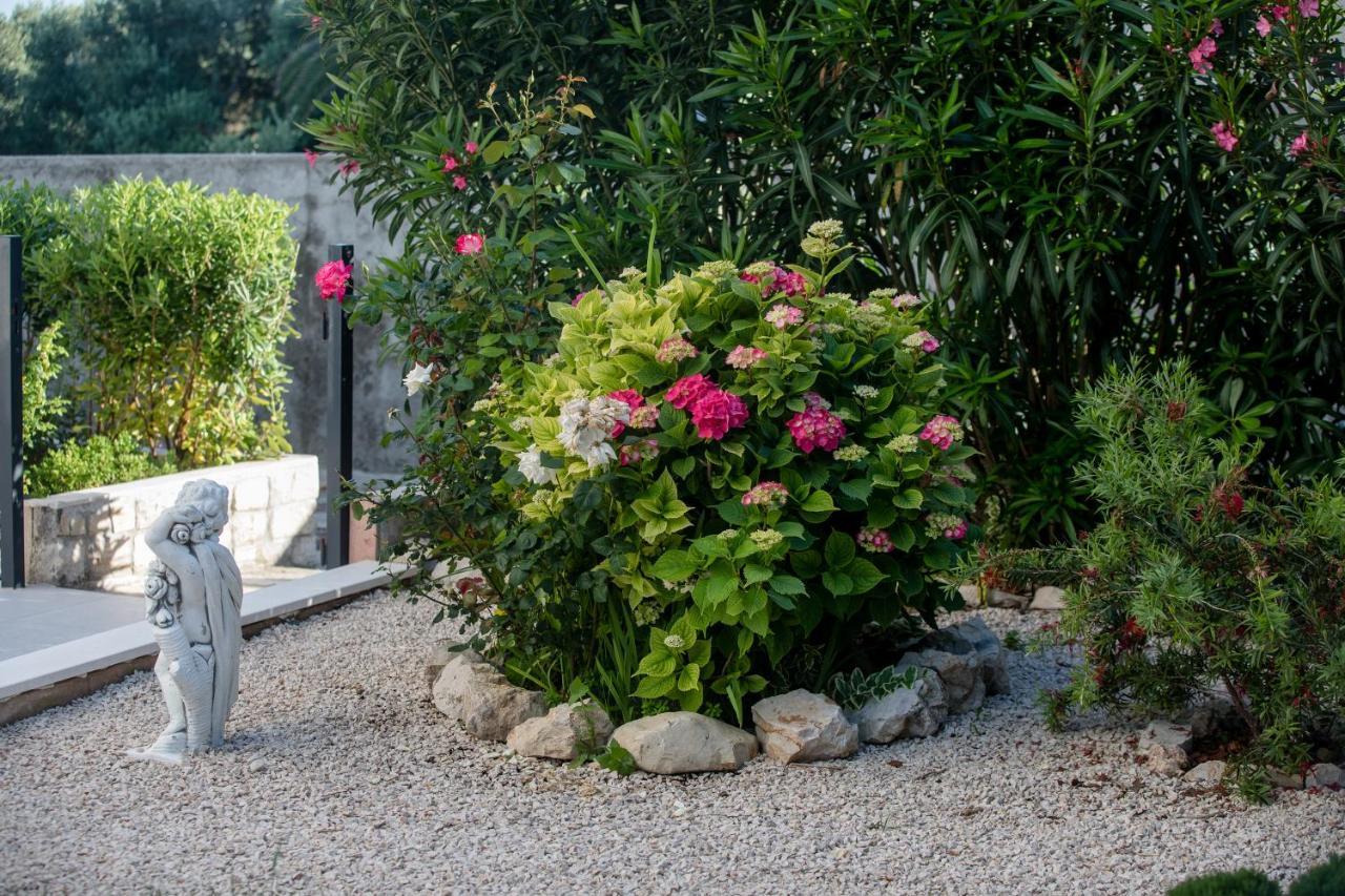 Peaceful Haven Near The Sea-Apartments Torlak Rab Banjol Εξωτερικό φωτογραφία