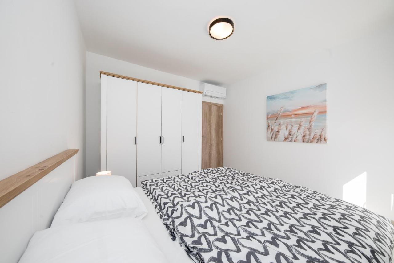 Peaceful Haven Near The Sea-Apartments Torlak Rab Banjol Εξωτερικό φωτογραφία